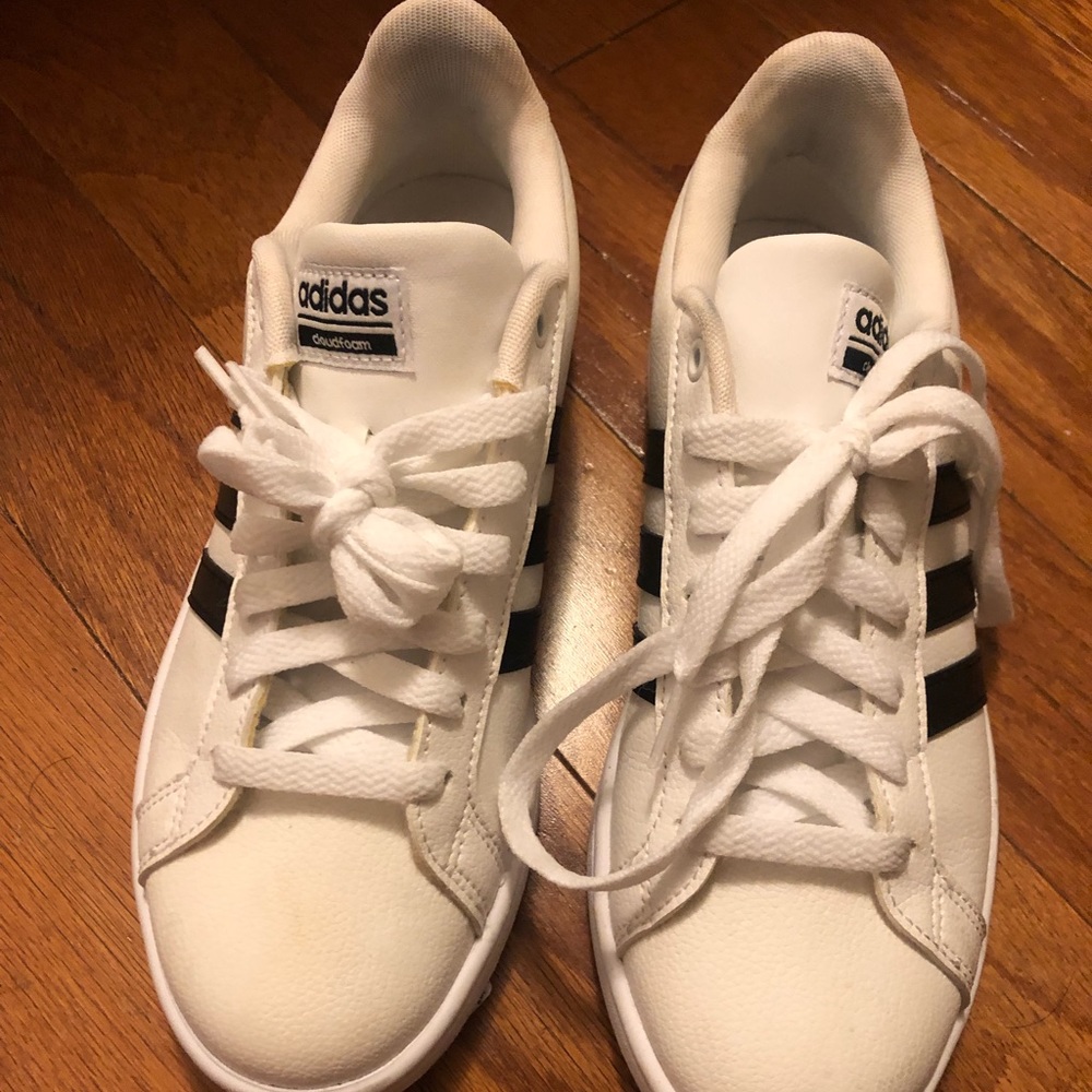 Adidas Cloud Foam size 7.5 women’s